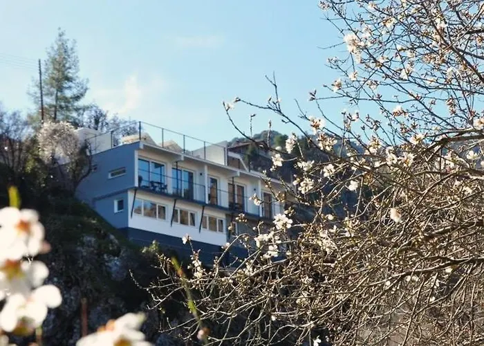 The Cliff Lägenhetshotell Alona